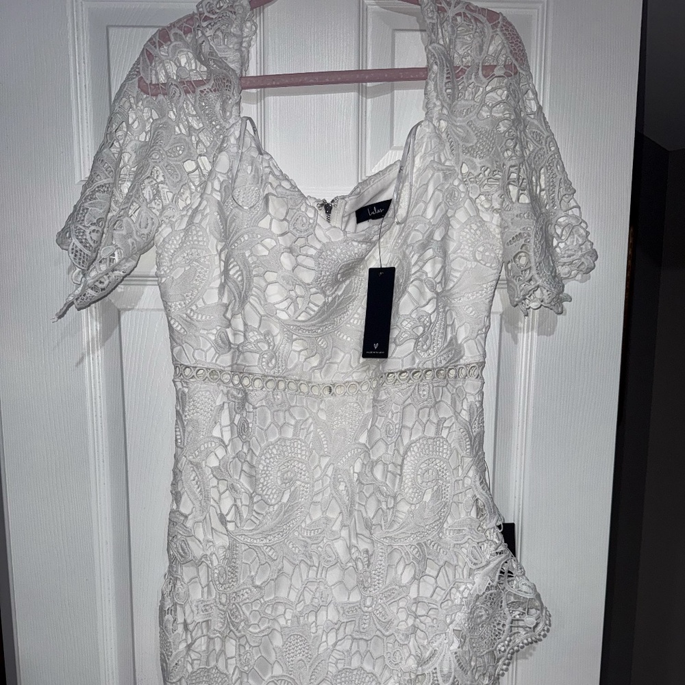 New- BEAUTIFUL white lace dress